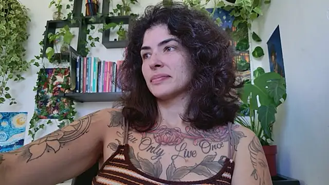 Snapshot of TaliMajesty chatting on 06-20-26, 10:51 TaliMajesty online show from 06-20-26, 10:51
