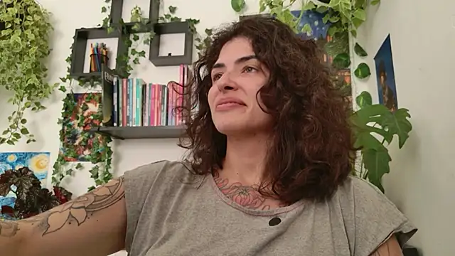 Snapshot of TaliMajesty chatting on 06-24-26, 05:23 TaliMajesty online show from 06-24-26, 05:23