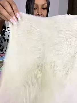 Snapshot of sandylau chatting on 02-05-26, 01:27 sandylau online show from 02-05-26, 01:27