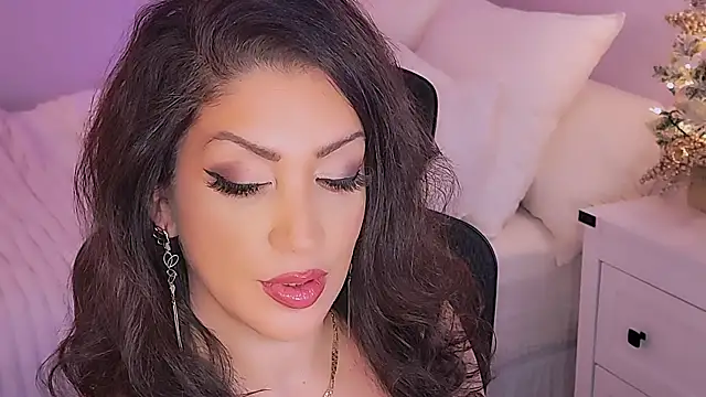 Snapshot of Wonderful_Woman chatting on 12-19-25, 03:24 Wonderful Woman online show from 12-19-25, 03:24