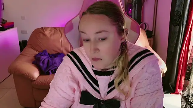 Snapshot of kisicaxx chatting on 01-24-25, 11:37 kisicaxx online show from 01-24-25, 11:37