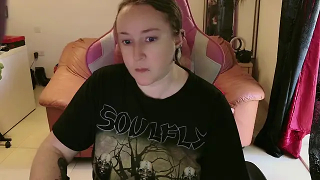 Snapshot of kisicaxx chatting on 01-26-25, 02:52 kisicaxx online show from 01-26-25, 02:52