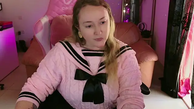 Snapshot of kisicaxx chatting on 01-27-25, 01:19 kisicaxx online show from 01-27-25, 01:19