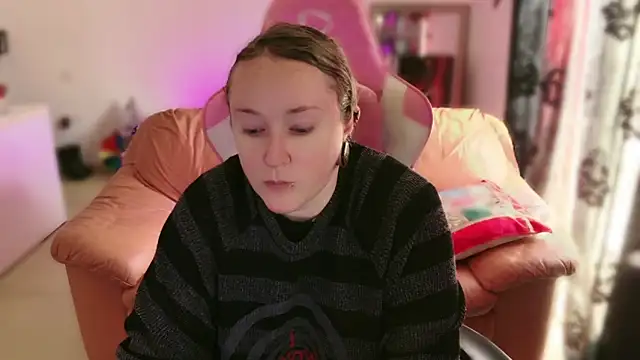 Snapshot of kisicaxx chatting on 02-27-25, 10:26 kisicaxx online show from 02-27-25, 10:26