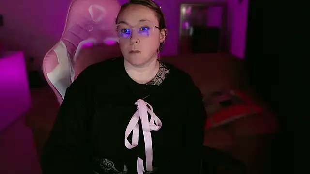 Snapshot of kisicaxx chatting on 02-27-25, 05:36 kisicaxx online show from 02-27-25, 05:36