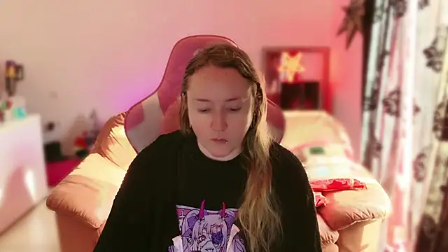 Snapshot of kisicaxx chatting on 03-08-25, 08:00 kisicaxx online show from 03-08-25, 08:00