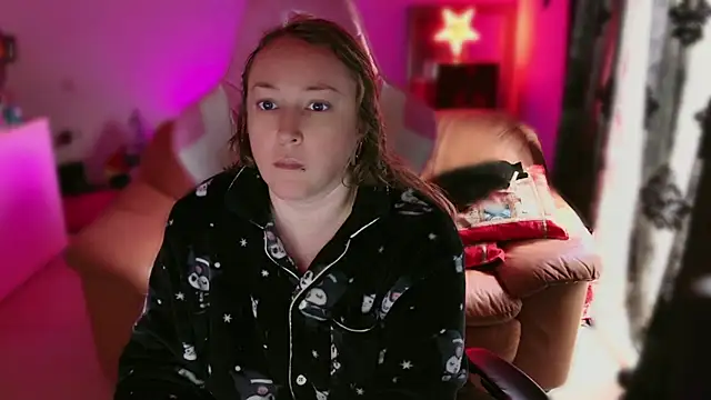 Snapshot of kisicaxx chatting on 03-09-25, 03:16 kisicaxx online show from 03-09-25, 03:16