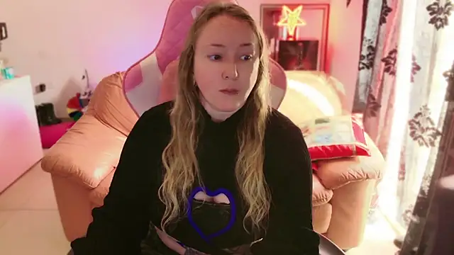 Snapshot of kisicaxx chatting on 03-11-25, 09:34 kisicaxx online show from 03-11-25, 09:34