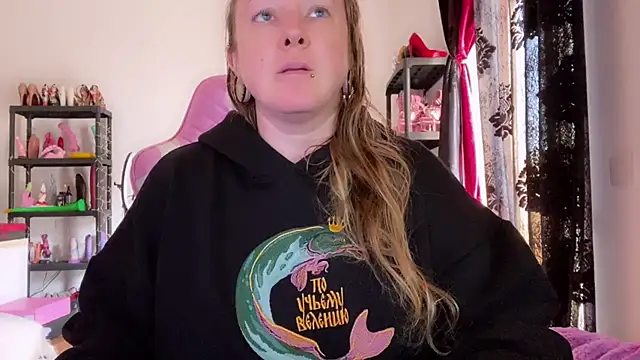 Snapshot of kisicaxx chatting on 12-02-25, 11:15 kisicaxx online show from 12-02-25, 11:15