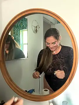 Snapshot of lovely_beast chatting on 10-14-25, 04:30 lovely beast online show from 10-14-25, 04:30