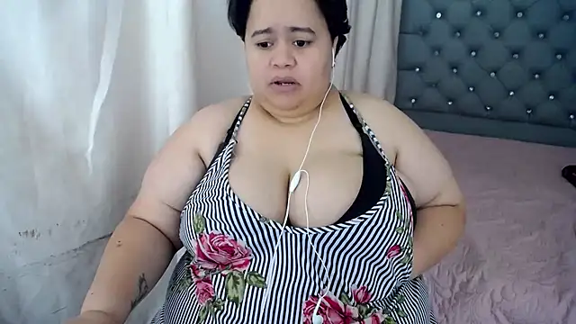 hotlesby4uxxx online show from 12-17-24, 04:43