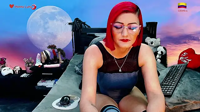 Snapshot of Hanna_Luna chatting on 12-17-24, 06:35 Hanna Luna online show from 12-17-24, 06:35