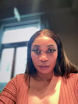 Snapshot of __Nessa__ chatting on 01-17-25, 03:00 Nessa online show from 01-17-25, 03:00