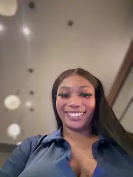 Snapshot of __Nessa__ chatting on 01-18-25, 06:43 Nessa online show from 01-18-25, 06:43