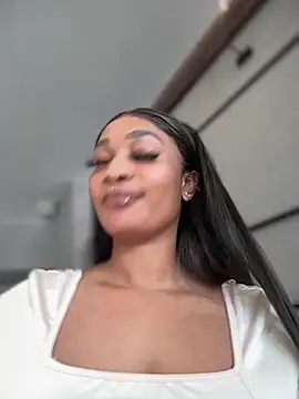 Snapshot of __Nessa__ chatting on 01-25-25, 11:34 Nessa online show from 01-25-25, 11:34