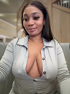 Snapshot of __Nessa__ chatting on 01-26-25, 02:41 Nessa online show from 01-26-25, 02:41