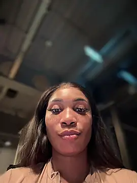 Snapshot of __Nessa__ chatting on 02-07-25, 11:45 Nessa online show from 02-07-25, 11:45