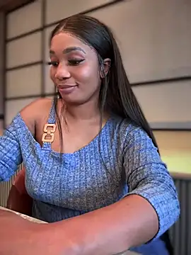 Snapshot of __Nessa__ chatting on 02-08-25, 03:10 Nessa online show from 02-08-25, 03:10