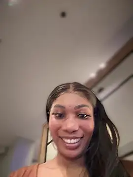 Snapshot of __Nessa__ chatting on 03-08-25, 06:16 Nessa online show from 03-08-25, 06:16