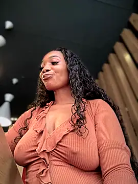 Snapshot of __Nessa__ chatting on 09-12-25, 11:32 Nessa online show from 09-12-25, 11:32