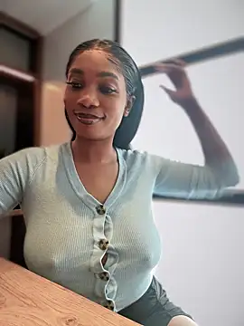 Snapshot of __Nessa__ chatting on 10-04-25, 11:19 Nessa online show from 10-04-25, 11:19