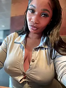   Nessa   online show from 10-12-25, 11:20