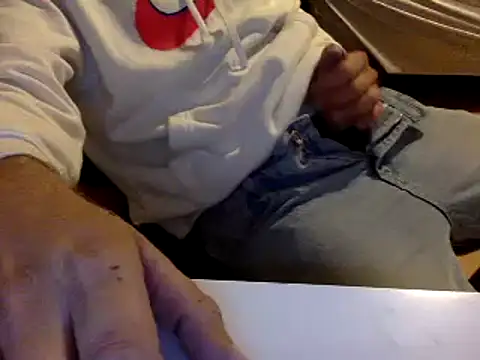 Snapshot of BADGUY2021 chatting on 01-12-25, 05:44 BADGUY2021 online show from 01-12-25, 05:44