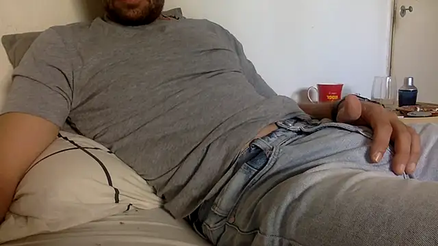 Snapshot of BADGUY2021 chatting on 10-17-25, 11:57 BADGUY2021 online show from 10-17-25, 11:57