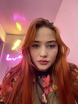 Snapshot of Tulipa_ chatting on 12-19-24, 10:10 Tulipa online show from 12-19-24, 10:10