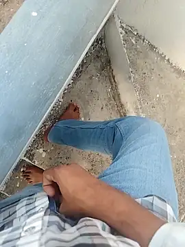 Snapshot of Big_boss_ind chatting on 03-21-26, 01:05 Big boss ind online show from 03-21-26, 01:05