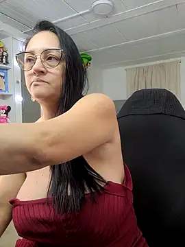 Ameliarizo online show from 10-13-25, 01:49