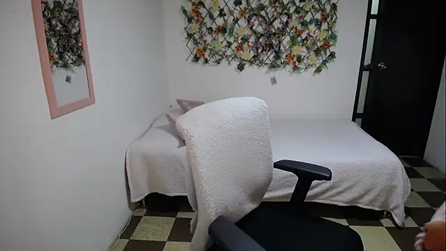Sofi 5249  online show from 05-22-26, 11:43