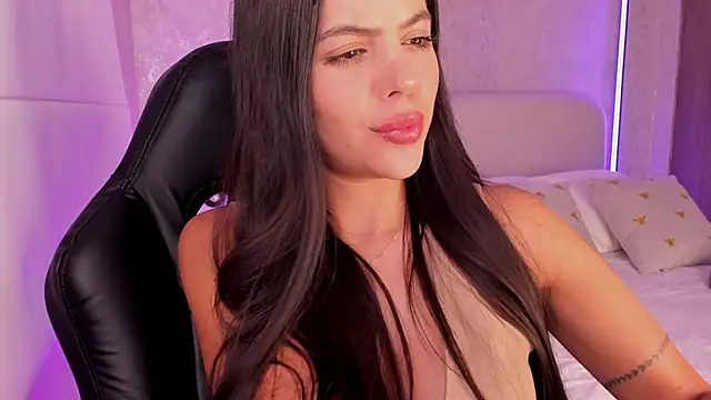 Snapshot of salome__11 chatting on 02-14-25, 06:45 salome 11 online show from 02-14-25, 06:45