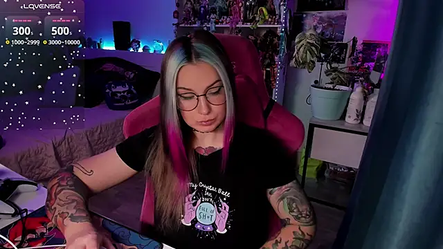 Snapshot of ChloeKohaku chatting on 02-11-25, 03:18 ChloeKohaku online show from 02-11-25, 03:18