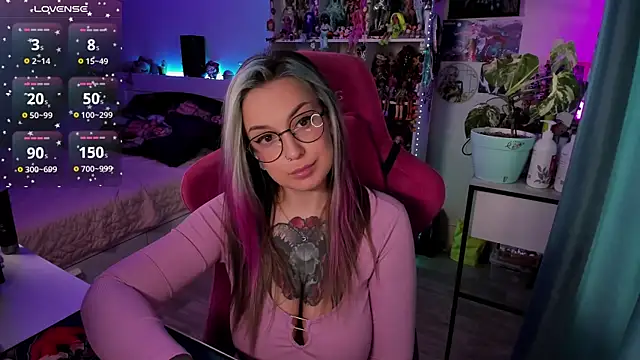 Snapshot of ChloeKohaku chatting on 02-17-25, 07:04 ChloeKohaku online show from 02-17-25, 07:04