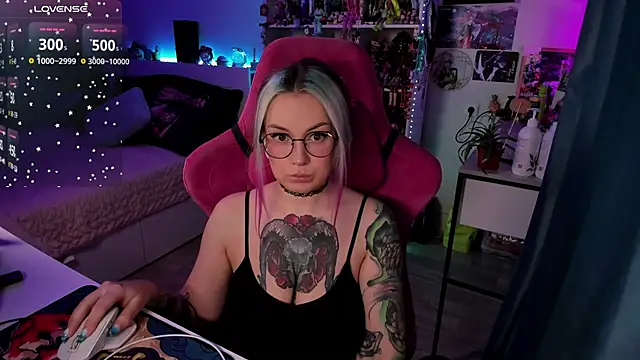 Snapshot of ChloeKohaku chatting on 02-20-25, 03:12 ChloeKohaku online show from 02-20-25, 03:12