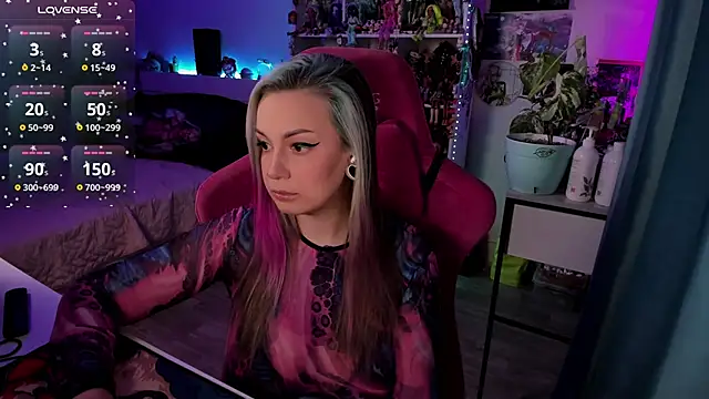 Snapshot of ChloeKohaku chatting on 02-21-25, 03:45 ChloeKohaku online show from 02-21-25, 03:45