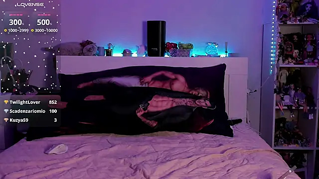 Snapshot of ChloeKohaku chatting on 03-10-25, 09:21 ChloeKohaku online show from 03-10-25, 09:21