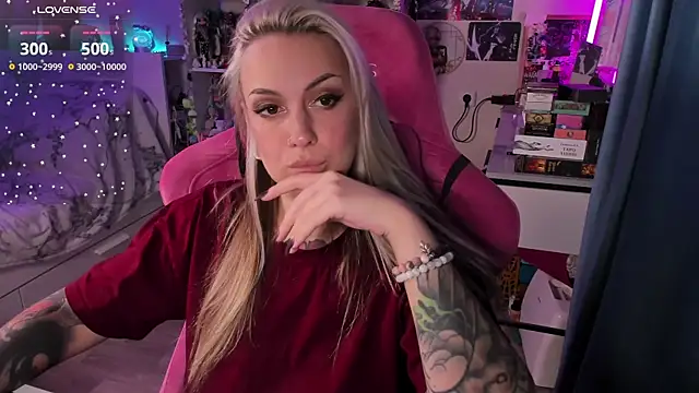 Snapshot of ChloeKohaku chatting on 11-22-25, 08:46 ChloeKohaku online show from 11-22-25, 08:46