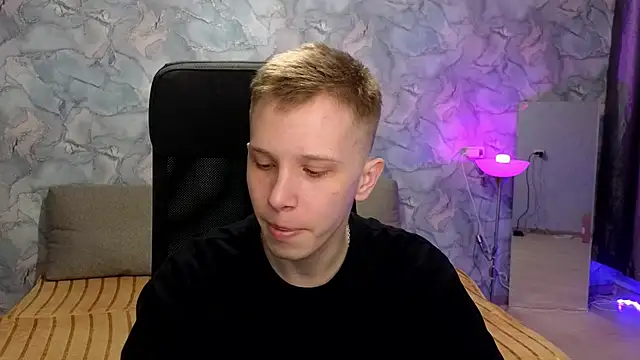 Snapshot of arlekincrop chatting on 02-06-26, 02:09 arlekincrop online show from 02-06-26, 02:09