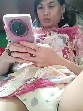 QueenSoreal online show from 02-12-26, 02:28