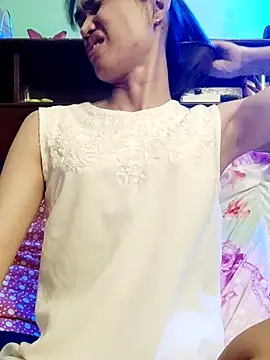 QueenSoreal online show from 03-05-26, 03:41