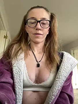 Snapshot of Heidi_Harper chatting on 01-02-25, 10:37 Heidi Harper online show from 01-02-25, 10:37