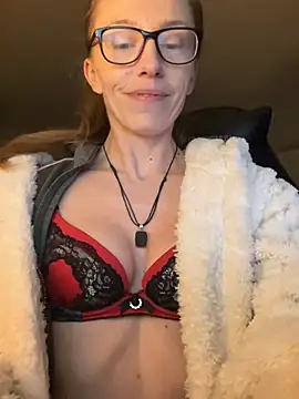Snapshot of Heidi_Harper chatting on 01-28-25, 04:52 Heidi Harper online show from 01-28-25, 04:52