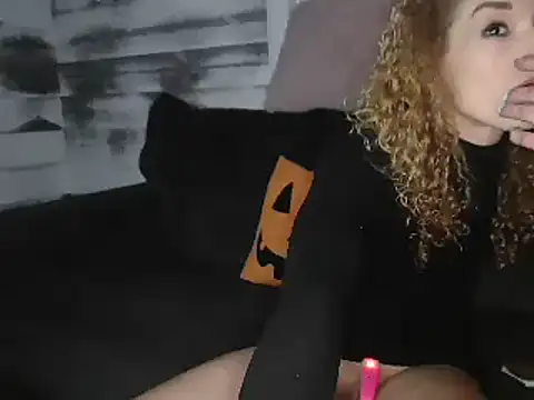 Snapshot of AshleyRain chatting on 10-09-25, 06:22 AshleyRain online show from 10-09-25, 06:22