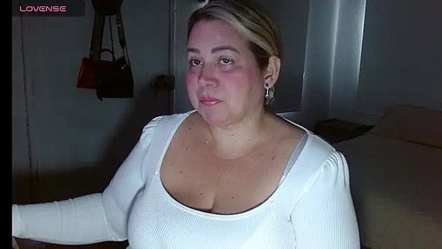 bella savati online show from 10-09-25, 07:23