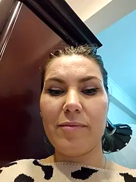 Snapshot of FeliciaKrige chatting on 02-17-25, 05:04 FeliciaKrige online show from 02-17-25, 05:04