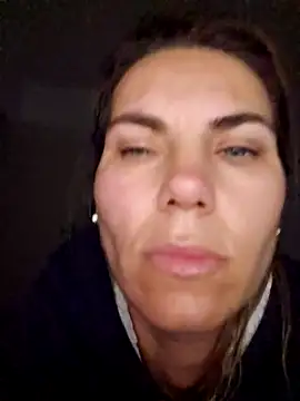 Snapshot of FeliciaKrige chatting on 10-15-25, 08:31 FeliciaKrige online show from 10-15-25, 08:31