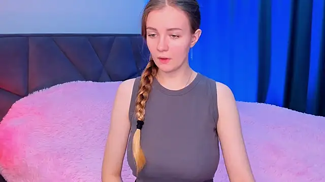 SweetMilkis online show from 12-12-24, 09:40