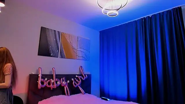 SweetMilkis online show from 01-31-25, 09:05